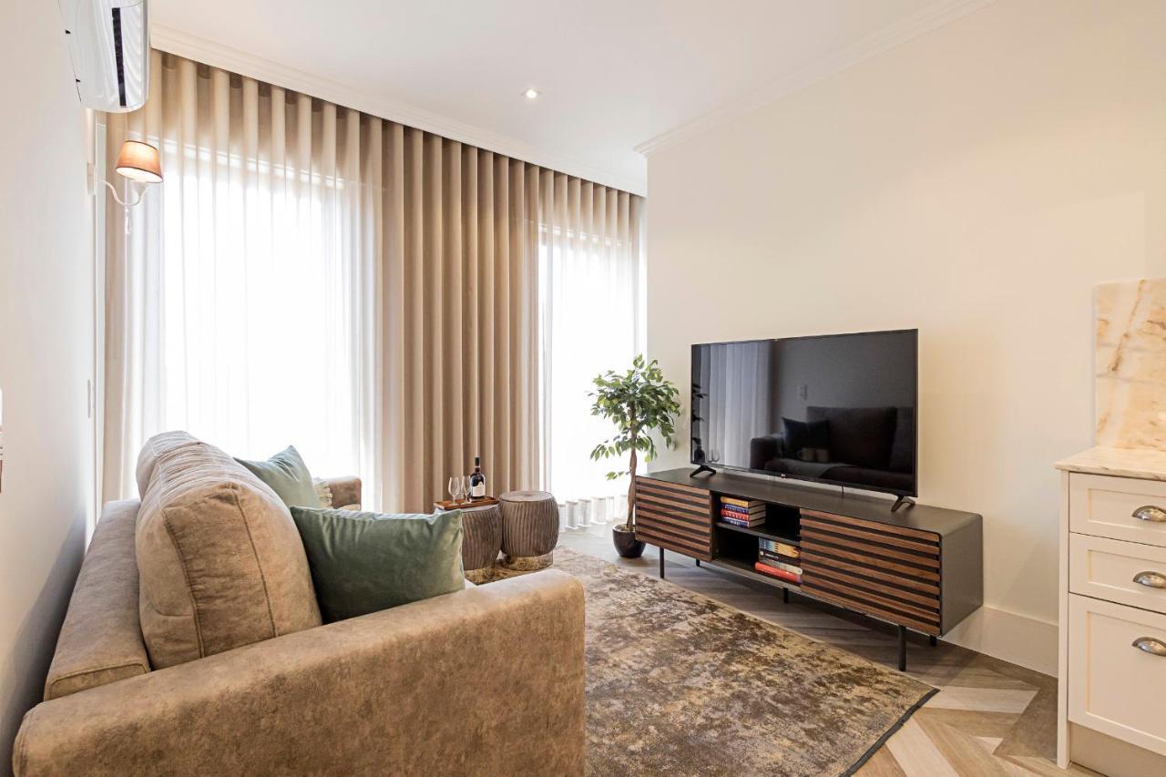 19 Nineteen Suites - Espinho إسبِنو المظهر الخارجي الصورة