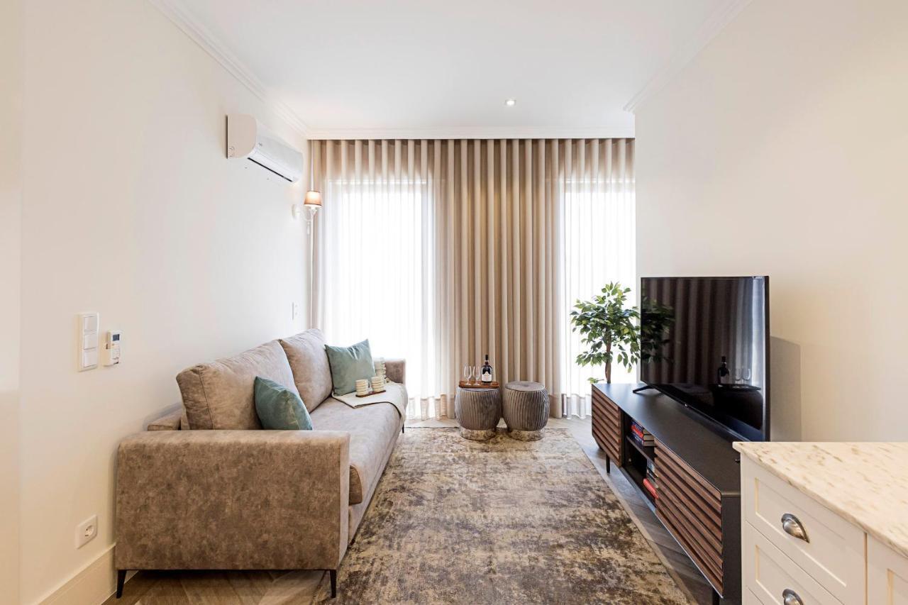 19 Nineteen Suites - Espinho إسبِنو المظهر الخارجي الصورة
