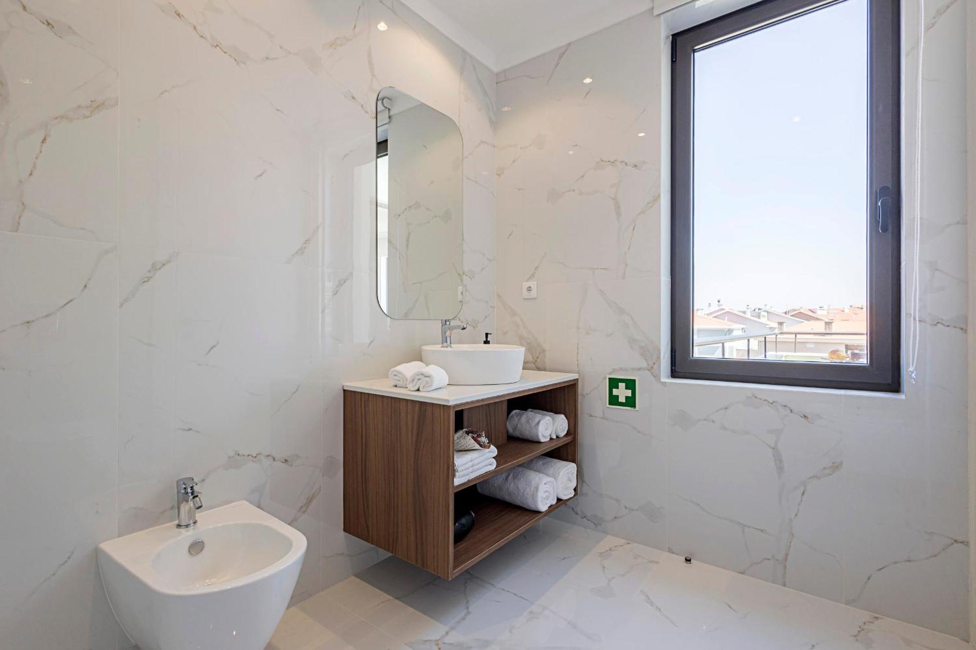 19 Nineteen Suites - Espinho إسبِنو المظهر الخارجي الصورة