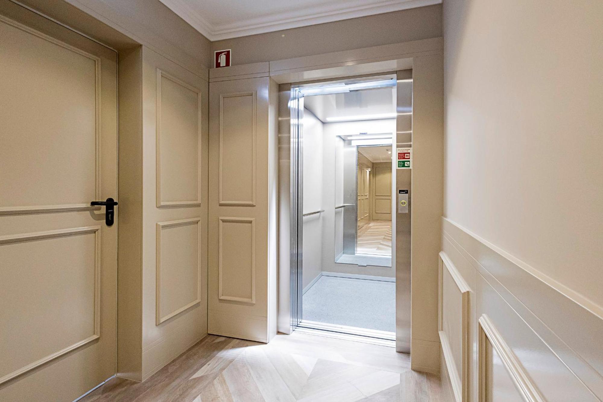 19 Nineteen Suites - Espinho إسبِنو المظهر الخارجي الصورة